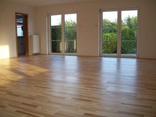 Wohnzimmer mit Terrasse - 4 Zimmer Einfamilienhaus in Schwentinental