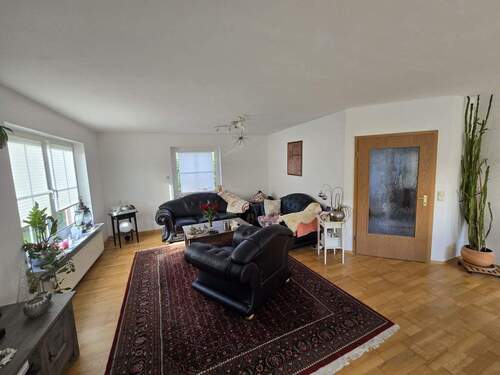 Wohnen mit Parkett - Einfamilienhaus mit 125,00 m² in Schwentinental zur Miete