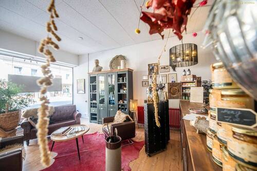 EG - Laden/Verkaufsraum - aktuell - Mehrfamilienhaus, Wohnhaus in Mengen zum Kaufen