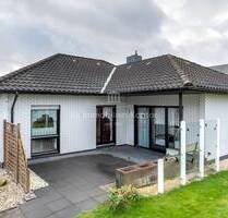 Charmanter Winkelbungalow mit großem Garten, Terrasse und Garage in Papenburg