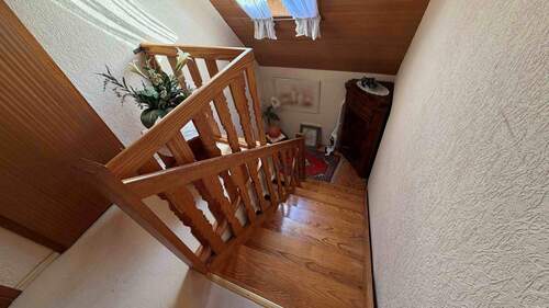 Treppe ins Obergeschoss - 