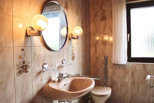 Tageslichtbad mit Dusche EG - 