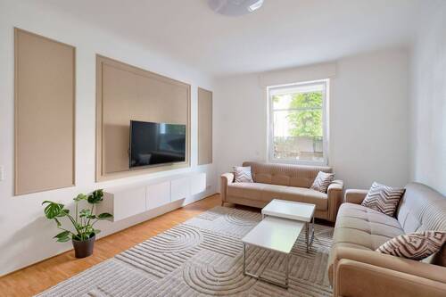 großes Wohnzimmer - Etagenwohnung mit 97,30 m&sup2; in Reutlingen zum Kaufen