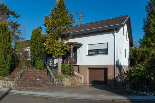 Ansicht von vorne - Ein Zuhause mit Herz- großzügiges Familienidyll in Walhausen