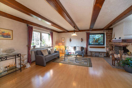 Kaminzimmer groß und geräumig - 7 Zimmer Einfamilienhaus zum Kaufen in Nohfelden / Walhausen