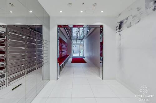 Eingang - 4 Zimmer Etagenwohnung zum Kaufen in Berlin