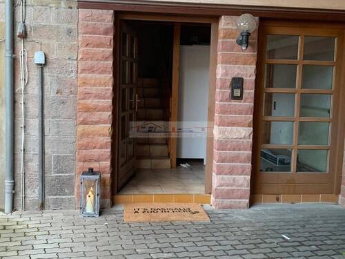 Hauseingang - 5 Zimmer Doppelhaushälfte zum Kaufen in Jettenbach