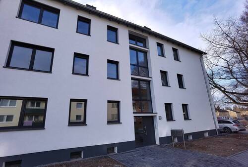 Haus Eingang - 3 Zimmer Etagenwohnung zur Miete in Seesen
