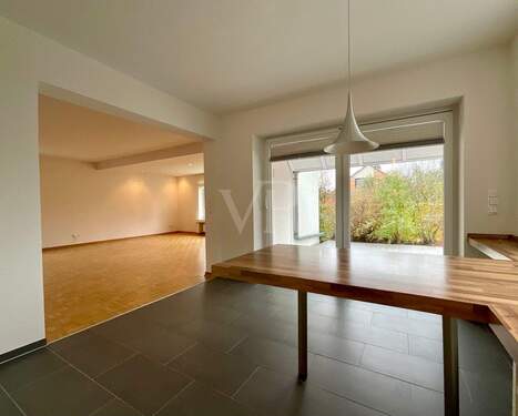 Küche mit integriertem Essplatz - 