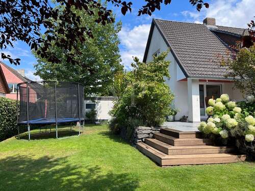 Aussenanlage hinter dem Haus - 4 Zimmer Einfamilienhaus zum Kaufen in Laatzen