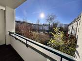 Ausblick vom Balkon - Modernisiertes Wohlfühlzuhause mit Balkon und Aufzug