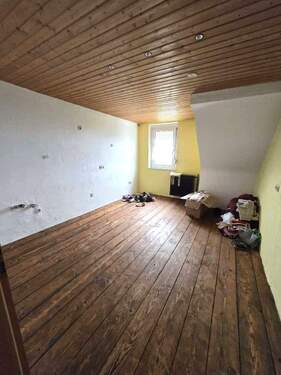 OG: Schlafzimmer 3 - 