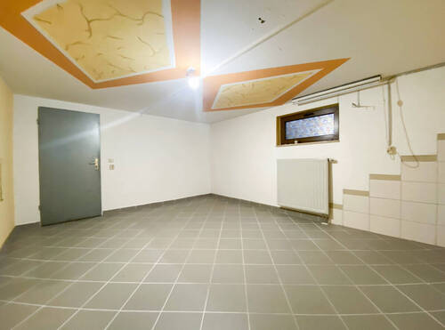 Keller Wohneinheit links - 