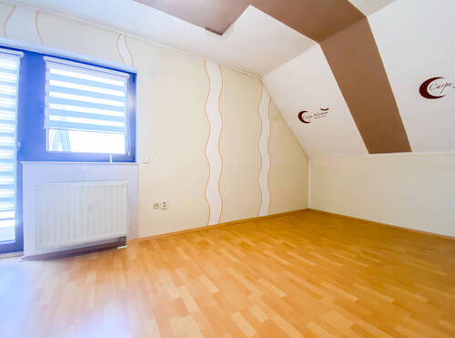 Kinderzimmer Wohneinheit links - 