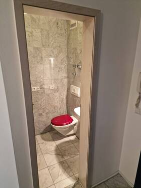 Blick in Gäste-WC.jpg - 