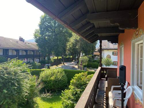 Balkon und Aussicht - Etagenwohnung mit 110,00 m² in Garmisch-Partenkirchen zum Kaufen