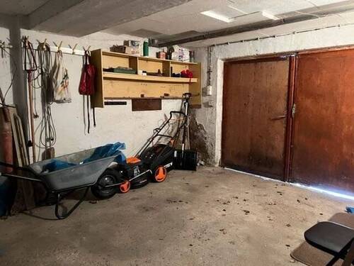 Garage - 