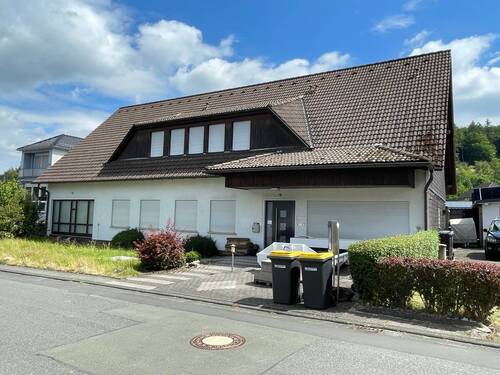 Bild 2 - 8 Zimmer Etagenwohnung zum Kaufen in Dietzhölztal / Ewersbach