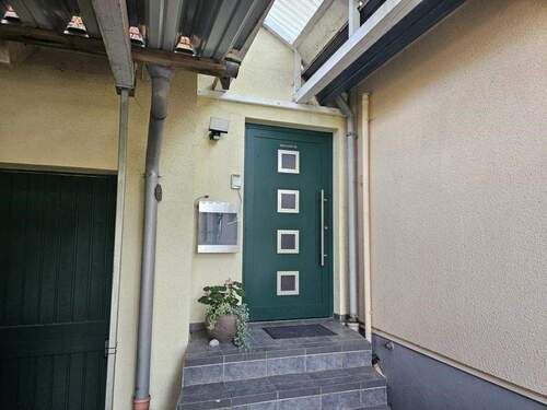 Hauseingang - Etagenwohnung mit 205,00 m&sup2; in Babenhausen zum Kaufen