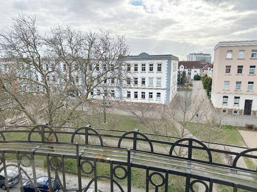 Blick vom kleinen Balkon - 