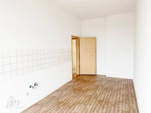 Küche mit Blick Richtung Flurbereich - 