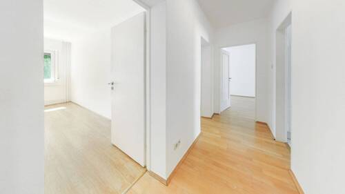 Flur - Etagenwohnung mit 76,90 m&sup2; in Offenbach zum Kaufen