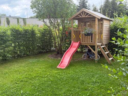 Kinderparadies im Garten. - 