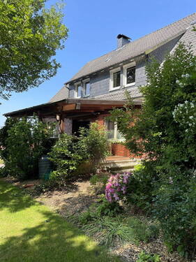 Sichtgeschützte Terrasse, SO - 1 Zimmer Mehrfamilienhaus, Wohnhaus in Wölpinghausen