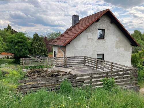 Seitensicht mit Garagendach - 3 Zimmer Einfamilienhaus zum Kaufen in Weitersweiler