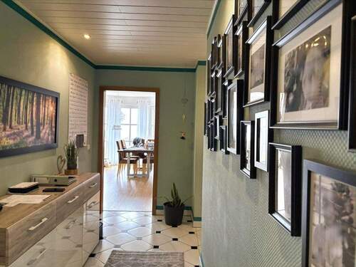 Durchgang zum Wohnzimmer - 6 Zimmer Mehrfamilienhaus, Wohnhaus in Uslar