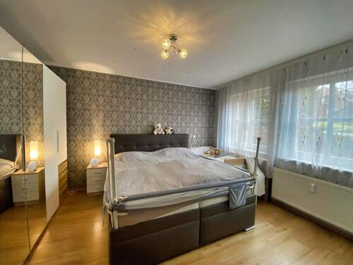 geräumiges Elternschlafzimmer - 