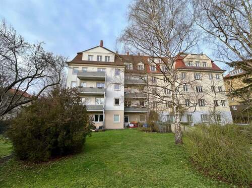 Garten am Haus _optimiert mit KI - 2 Zimmer Etagenwohnung zum Kaufen in Dresden