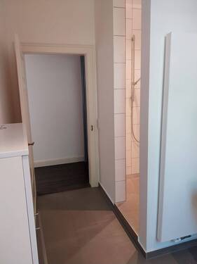 Dusche - Eingang Bad - 