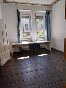gemütliches Wohnzimmer - Wohnen im Denkmal, teilmöblierte 2 Zimmer Wohnung in Johannis