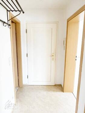 Flurbereich mit Blick Richtung Wohnungseingangstür - 