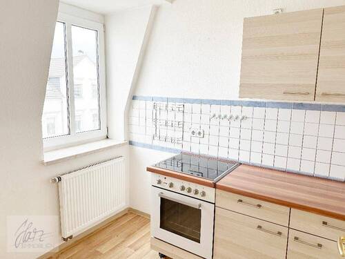 Küche mit kleiner Einbauküche - 2 Zimmer Etagenwohnung zur Miete in Riesa