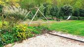 Gepflegter Spielplatz. - 
