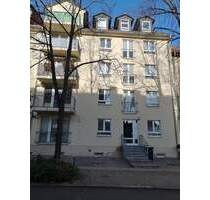Lindenstr. 8, helle, kleine 2-Zimmer-Wohnung im Hochparterre gelegen, ruhige Grünlage in der Innenstadt - Merseburg