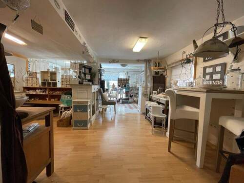 Bild 2 - Mehrfamilienhaus, Wohnhaus zum Kaufen in Eschenburg / Hirzenhain