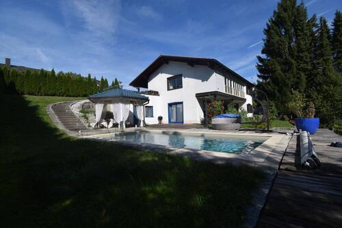 Pool - Einfamilienhaus mit Sauna, Pool und großem Garten – Wohnen mit Stil und Lebensqualität