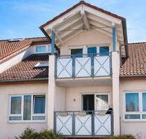 Charmante 1,5-Zimmer-Dachgeschosswohnung mit Sonnenbalkon und Weitblick - Schorndorf Haubersbronn