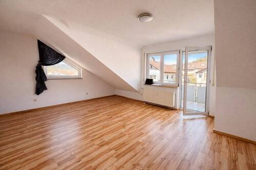 Wohnzimmer - 1 Zimmer Etagenwohnung zum Kaufen in Schorndorf