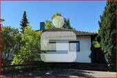 Blick aus der Nachbarschaft - Freistehender Winkelbungalow in ruhiger Wohnlage