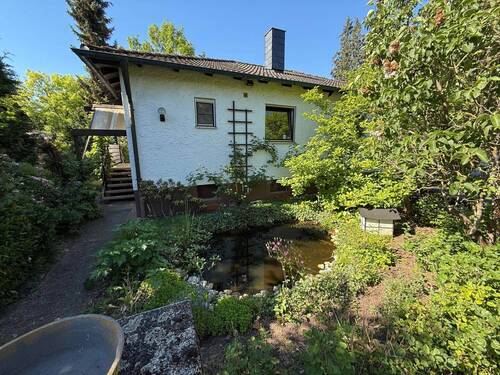 Eingangsbereich Haus - 3 Zimmer Bungalow zum Kaufen in Eckental
