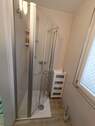Bad mit Dusche - 