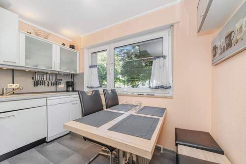 Moderne Küche - Etagenwohnung mit 74,30 m&sup2; in München zum Kaufen