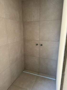 .. bodenebene Dusche ! - 