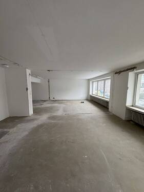 20260108_145110651_iOS - Zeitgemäße Büro- und Gewerbeflächen mit erstklassiger Ausstattung in zentraler Lage