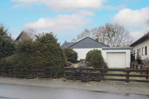 Garage - 4 Zimmer Einfamilienhaus zum Kaufen in Tiddische