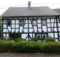 Einfamilienhaus als DHH plus Nebengebäude in ruhiger Wohnlage von Wissen-Elbergrund zu verkaufen!